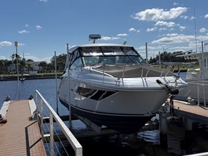 Sea Ray 320 SUNDANCER OB 0 2024 Sea Ray 320 SUNDANCER OB 1