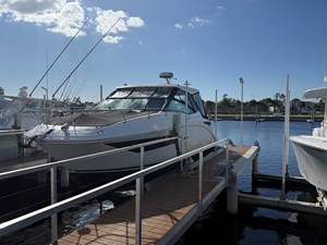 Sea Ray 320 SUNDANCER OB 1 2024 Sea Ray 320 SUNDANCER OB 2