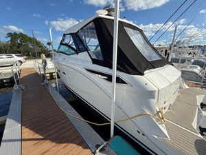 Sea Ray 320 SUNDANCER OB 2 2024 Sea Ray 320 SUNDANCER OB 3