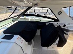 Sea Ray 320 SUNDANCER OB 12 2024 Sea Ray 320 SUNDANCER OB 13