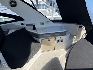 Sea Ray 320 SUNDANCER OB 14 2024 Sea Ray 320 SUNDANCER OB 15