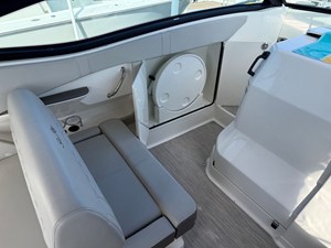 Sea Ray 320 SUNDANCER OB 29 2024 Sea Ray 320 SUNDANCER OB 30