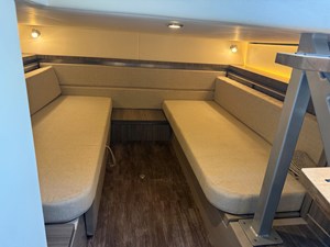 Sea Ray 320 SUNDANCER OB 33 2024 Sea Ray 320 SUNDANCER OB 34