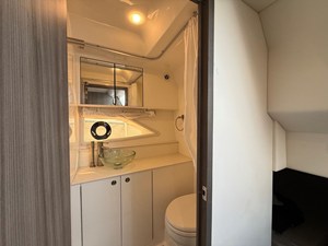 Sea Ray 320 SUNDANCER OB 35 2024 Sea Ray 320 SUNDANCER OB 36