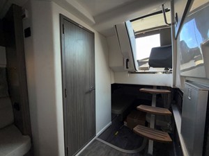 Sea Ray 320 SUNDANCER OB 38 2024 Sea Ray 320 SUNDANCER OB 39