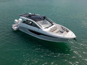 Cruisers Yachts 42 GLS Outboard 2 2026 Cruisers Yachts 42 GLS Outboard 3