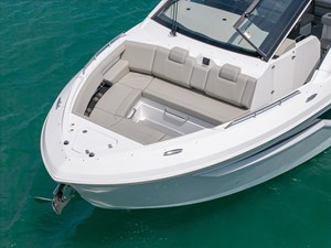 Cruisers Yachts 42 GLS Outboard 3 2026 Cruisers Yachts 42 GLS Outboard 4