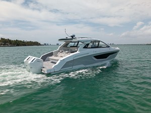 Cruisers Yachts 42 GLS Outboard 7 2026 Cruisers Yachts 42 GLS Outboard 8