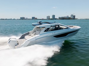 Cruisers Yachts 42 GLS Outboard 14 2026 Cruisers Yachts 42 GLS Outboard 15