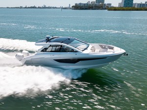 Cruisers Yachts 42 GLS Outboard 15 2026 Cruisers Yachts 42 GLS Outboard 16