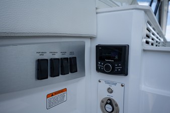 Cruisers Yachts 42 GLS Outboard 26 2026 Cruisers Yachts 42 GLS Outboard 27