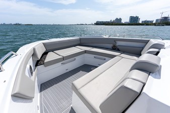 Cruisers Yachts 42 GLS Outboard 32 2026 Cruisers Yachts 42 GLS Outboard 33