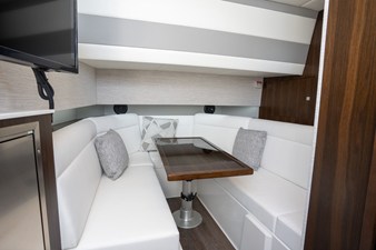 Cruisers Yachts 42 GLS Outboard 48 2026 Cruisers Yachts 42 GLS Outboard 49