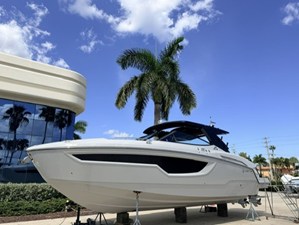 Cruisers Yachts 38 GLS OB 0 2024 Cruisers Yachts 38 GLS OB 1