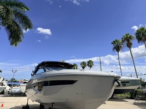 Cruisers Yachts 38 GLS OB 1 2024 Cruisers Yachts 38 GLS OB 2