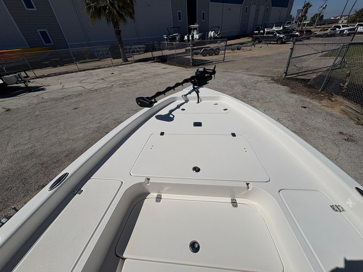 2023 Shearwater 25 LTD 4