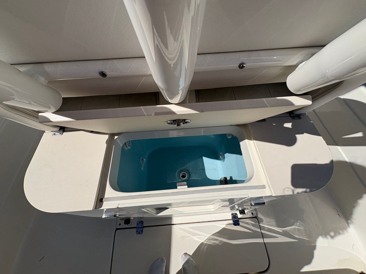 2023 Shearwater 25 LTD 8