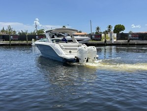 Sea Ray 310 SLX OB 4 2021 Sea Ray 310 SLX OB 5