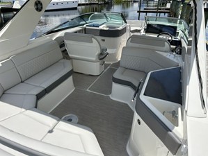 Sea Ray 310 SLX OB 10 2021 Sea Ray 310 SLX OB 11