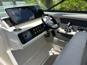 Sea Ray 310 SLX OB 12 2021 Sea Ray 310 SLX OB 13