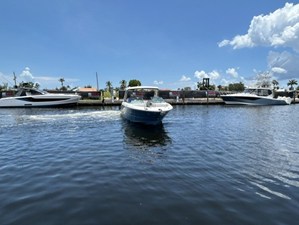 Sea Ray 310 SLX OB 24 2021 Sea Ray 310 SLX OB 25