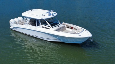 Boston Whaler 350 Realm 2 2019 Boston Whaler 350 Realm 3