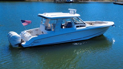 Boston Whaler 350 Realm 3 2019 Boston Whaler 350 Realm 4