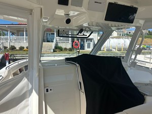 Boston Whaler 350 Realm 19 2019 Boston Whaler 350 Realm 20