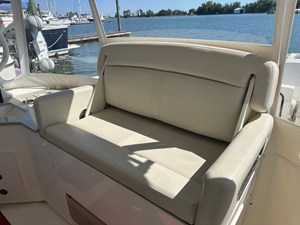 Boston Whaler 350 Realm 20 2019 Boston Whaler 350 Realm 21
