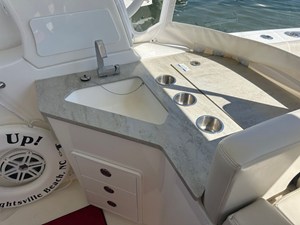 Boston Whaler 350 Realm 21 2019 Boston Whaler 350 Realm 22