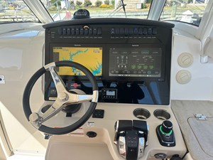 Boston Whaler 350 Realm 28 2019 Boston Whaler 350 Realm 29