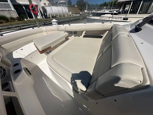 Boston Whaler 350 Realm 30 2019 Boston Whaler 350 Realm 31