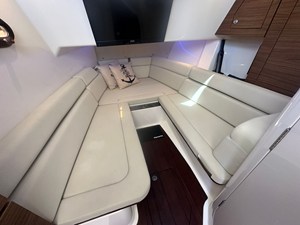Boston Whaler 350 Realm 34 2019 Boston Whaler 350 Realm 35
