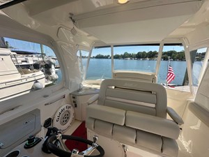 Boston Whaler 350 Realm 37 2019 Boston Whaler 350 Realm 38