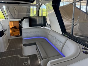 Sea Ray 370 DA 6 2023 Sea Ray 370 DA 7