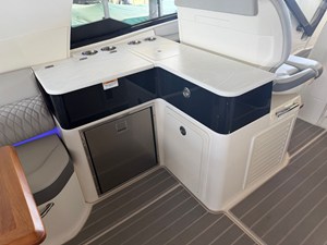 Sea Ray 370 DA 7 2023 Sea Ray 370 DA 8
