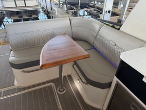 Sea Ray 370 DA 9 2023 Sea Ray 370 DA 10
