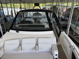 Sea Ray 370 DA 10 2023 Sea Ray 370 DA 11