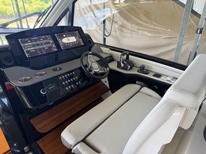 Sea Ray 370 DA 14 2023 Sea Ray 370 DA 15
