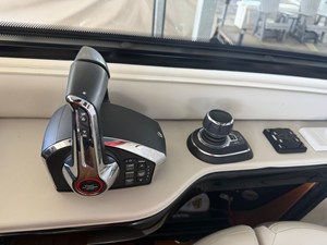 Sea Ray 370 DA 16 2023 Sea Ray 370 DA 17