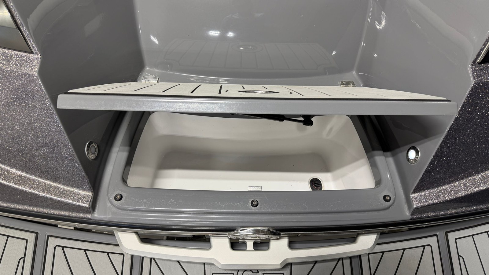2019 Nautique G23 12