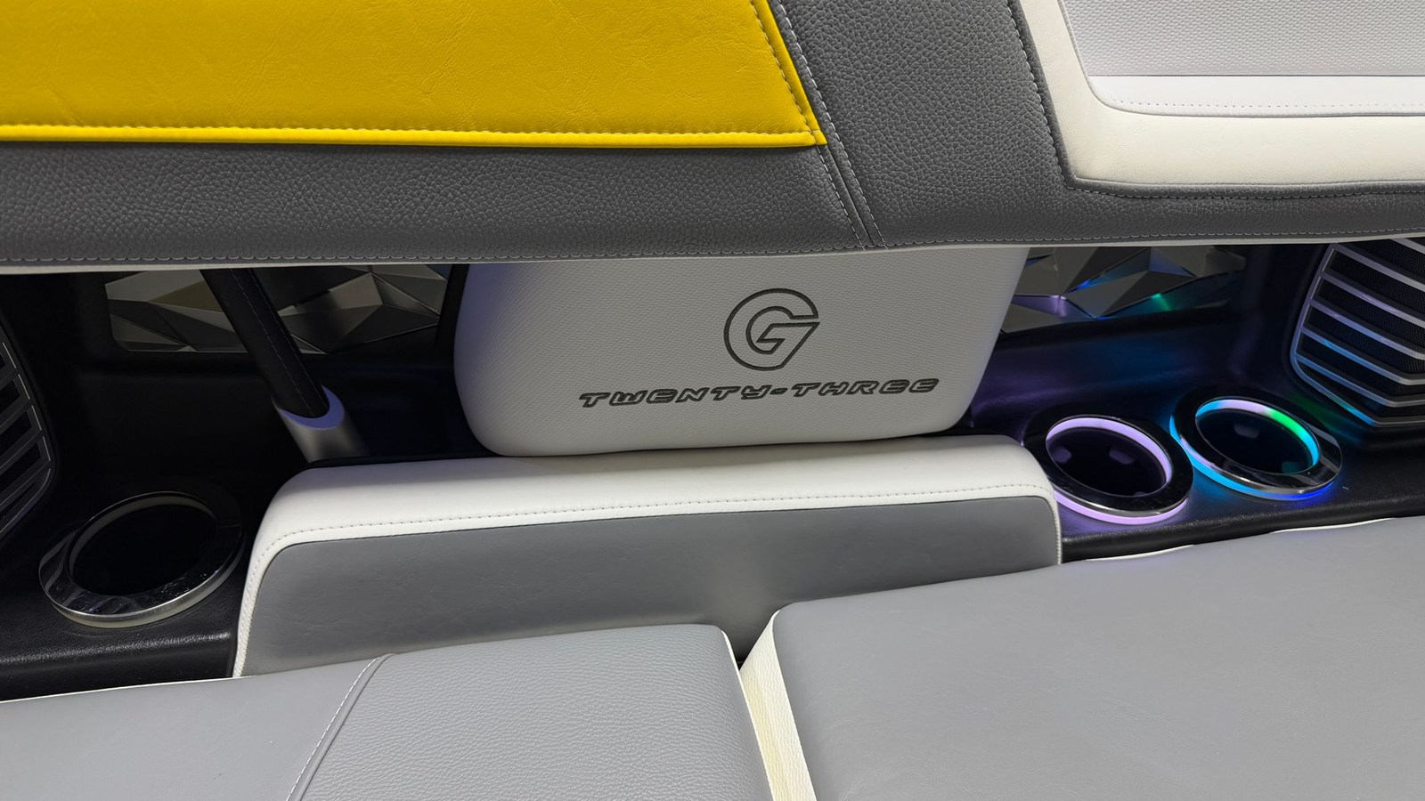 2019 Nautique G23 37
