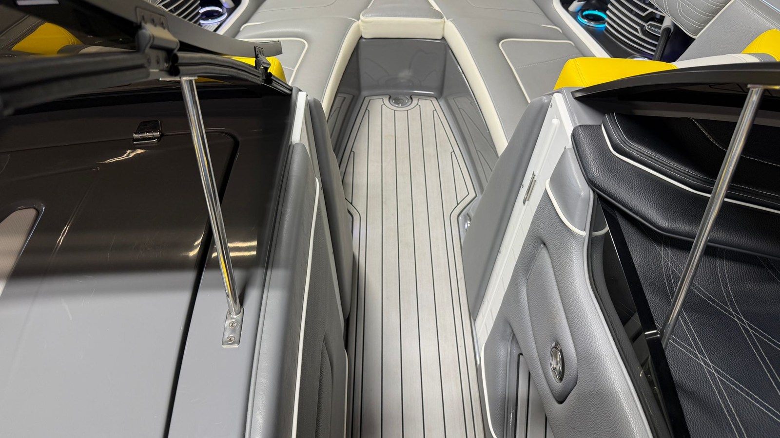 2019 Nautique G23 72
