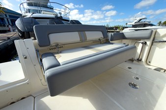 Boston Whaler 350 REALM 14 2025 Boston Whaler 350 REALM 15