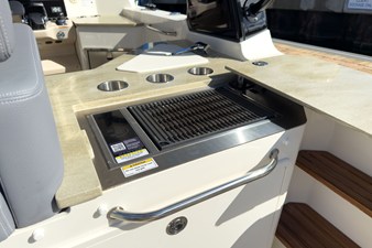Boston Whaler 350 REALM 17 2025 Boston Whaler 350 REALM 18