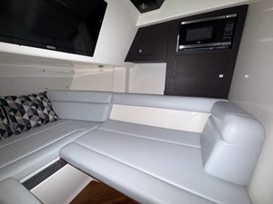 Boston Whaler 350 REALM 37 2025 Boston Whaler 350 REALM 38