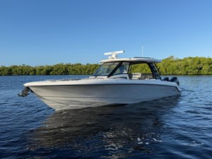 Boston Whaler 350 REALM 1 2025 Boston Whaler 350 REALM 2