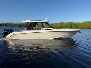 Boston Whaler 350 REALM 4 2025 Boston Whaler 350 REALM 5