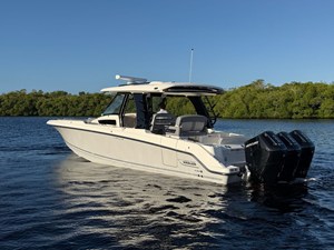 Boston Whaler 350 REALM 7 2025 Boston Whaler 350 REALM 8