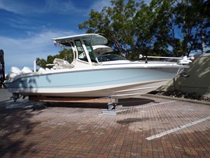 Boston Whaler 280 DAUNTLESS 1 2024 Boston Whaler 280 DAUNTLESS 2